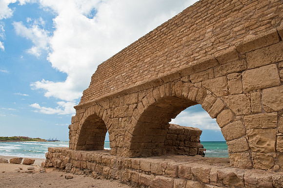 Roman aqueduct, Caesarea