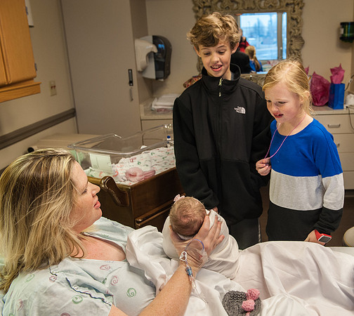 Weston and Mallory meet their cousin for the first time